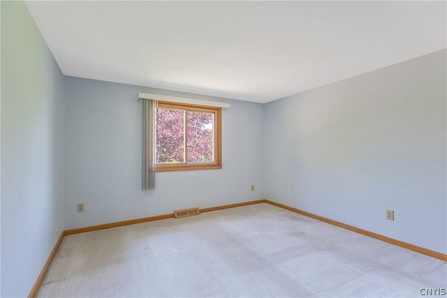 6262 Mourning Dove, Lysander, NY 13027