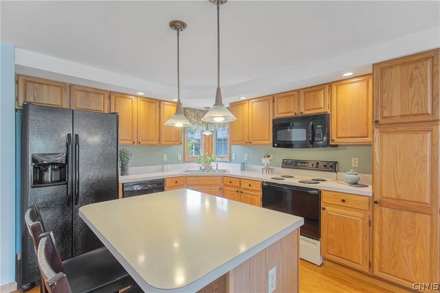 6262 Mourning Dove, Lysander, NY 13027