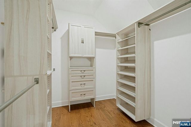 109 Blauvelt Avenue, Ho-ho-kus, NJ 07423