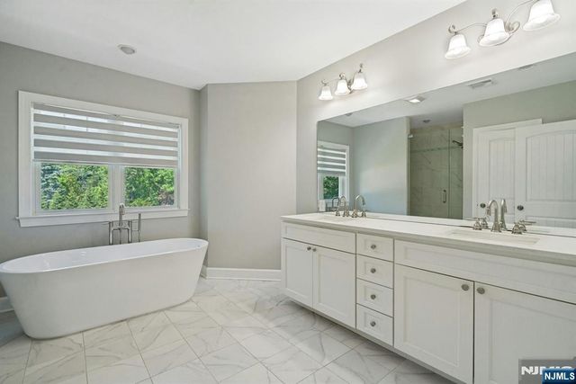 109 Blauvelt Avenue, Ho-ho-kus, NJ 07423