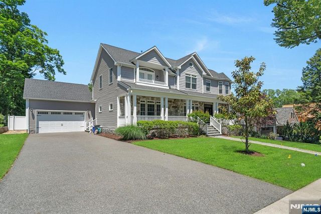 109 Blauvelt Avenue, Ho-ho-kus, NJ 07423