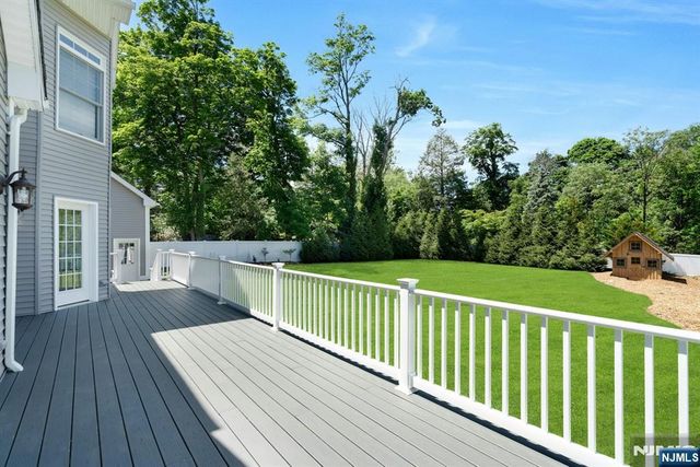 109 Blauvelt Avenue, Ho-ho-kus, NJ 07423