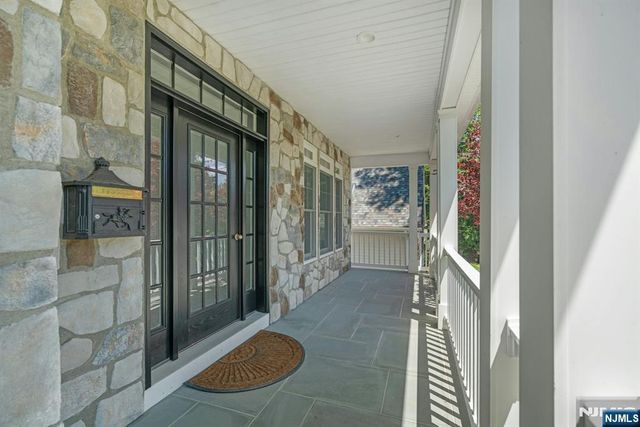 109 Blauvelt Avenue, Ho-ho-kus, NJ 07423