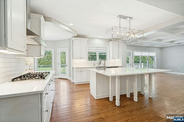 109 Blauvelt Avenue, Ho-ho-kus, NJ 07423