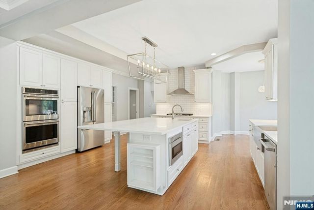 109 Blauvelt Avenue, Ho-ho-kus, NJ 07423