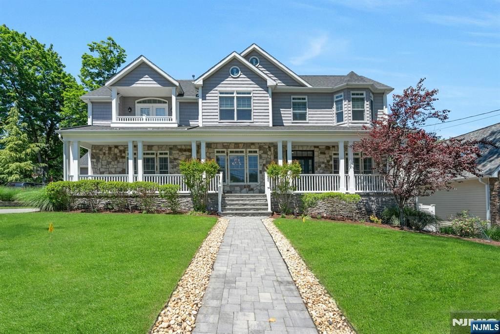 109 Blauvelt Avenue, Ho-ho-kus, NJ 07423