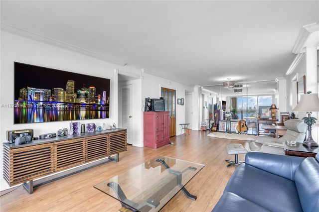 1865 79th St Cswy PHI, North Bay Village, FL 33141