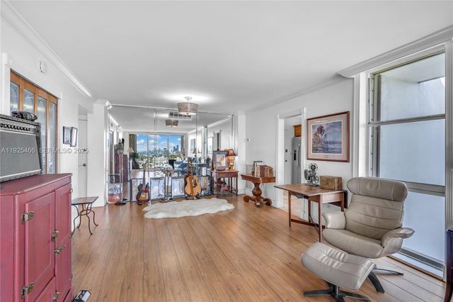 1865 79th St Cswy PHI, North Bay Village, FL 33141