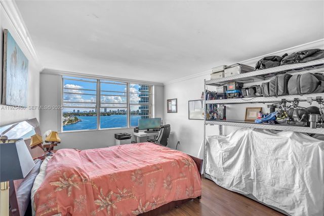 1865 79th St Cswy PHI, North Bay Village, FL 33141