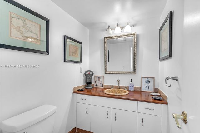 1865 79th St Cswy PHI, North Bay Village, FL 33141