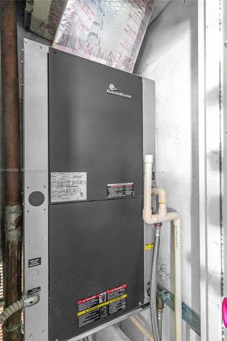 1865 79th St Cswy PHI, North Bay Village, FL 33141