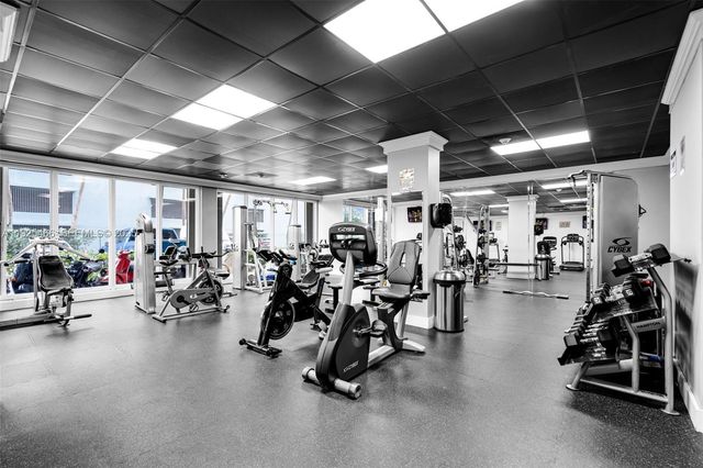 1865 79th St Cswy PHI, North Bay Village, FL 33141