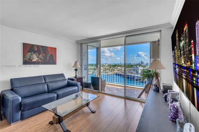 1865 79th St Cswy PHI, North Bay Village, FL 33141