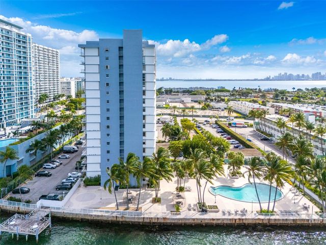 1865 79th St Cswy PHI, North Bay Village, FL 33141