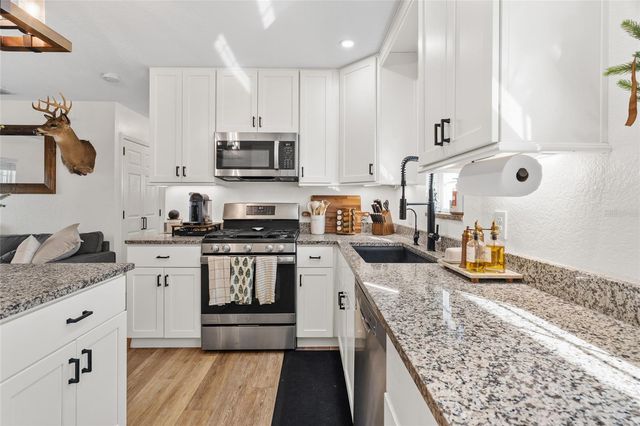 1032 WILLIS AVENUE, Sarasota, FL 34232