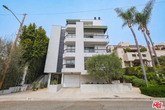 9033 Vista Grande Street 2, West Hollywood, CA 90069