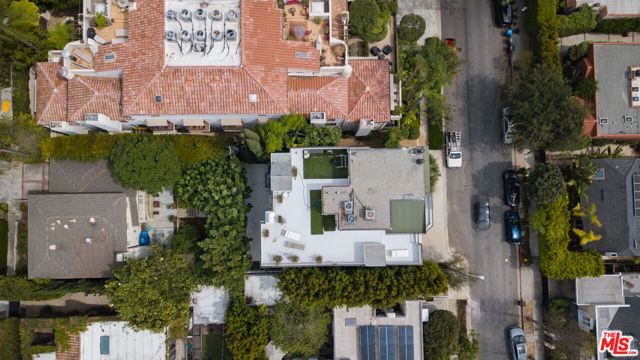 9033 Vista Grande Street 2, West Hollywood, CA 90069