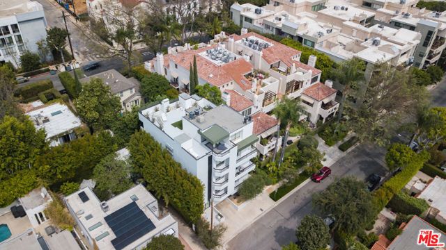 9033 Vista Grande Street 2, West Hollywood, CA 90069