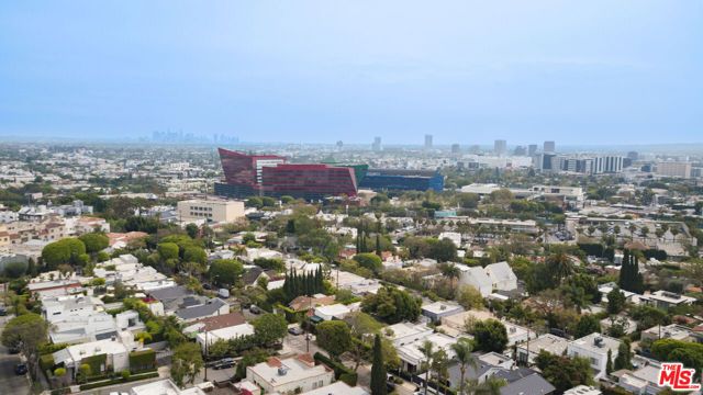 9033 Vista Grande Street 2, West Hollywood, CA 90069