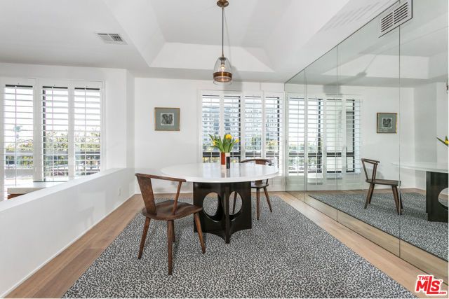 9033 Vista Grande Street 2, West Hollywood, CA 90069