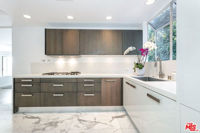 9033 Vista Grande Street 2, West Hollywood, CA 90069