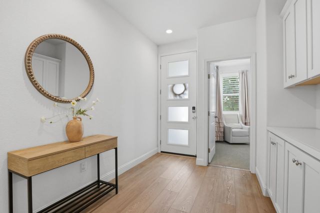909 Hopkins St, Lincoln, CA 95648