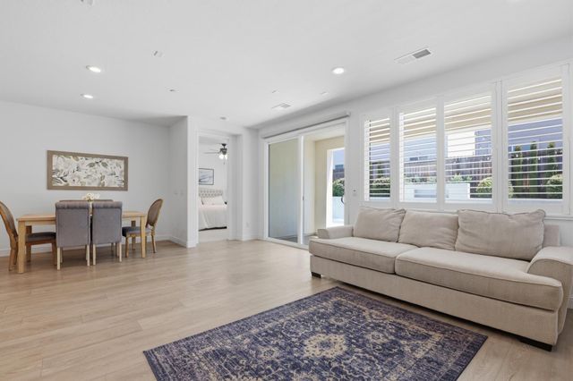 909 Hopkins St, Lincoln, CA 95648