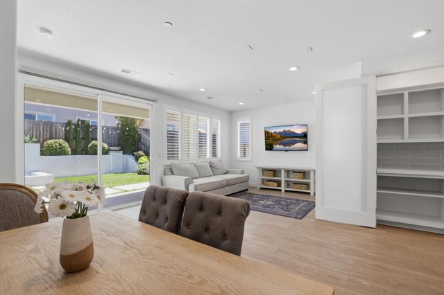 909 Hopkins St, Lincoln, CA 95648
