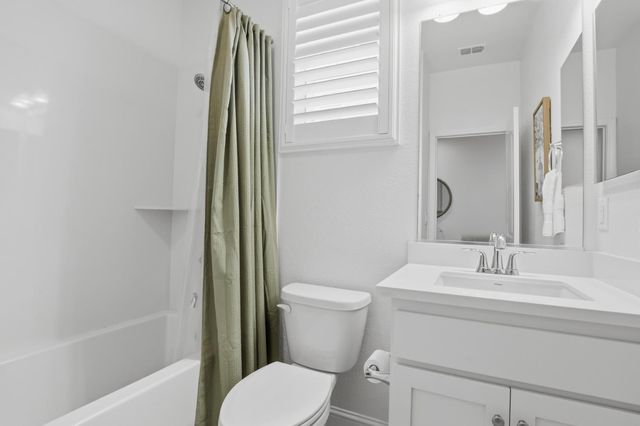 909 Hopkins St, Lincoln, CA 95648
