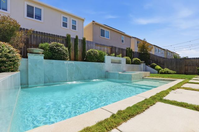 909 Hopkins St, Lincoln, CA 95648