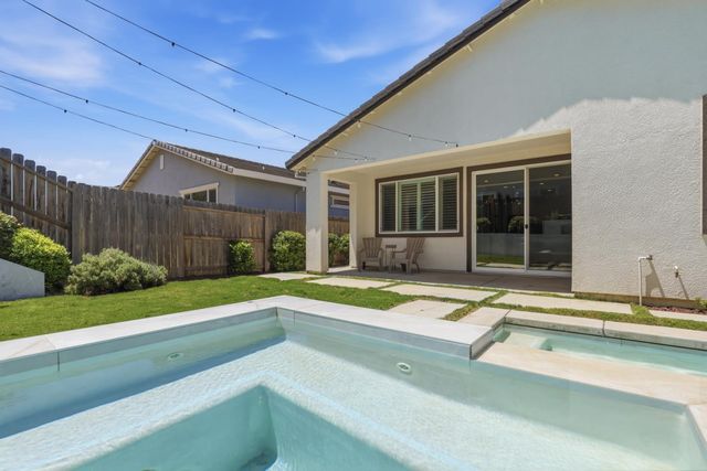 909 Hopkins St, Lincoln, CA 95648