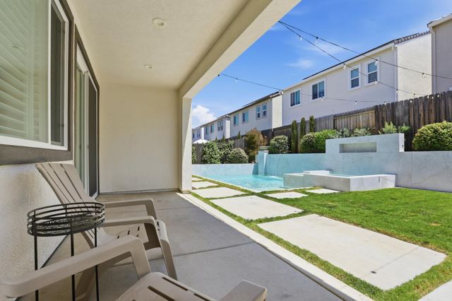 909 Hopkins St, Lincoln, CA 95648