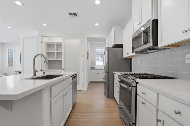 909 Hopkins St, Lincoln, CA 95648