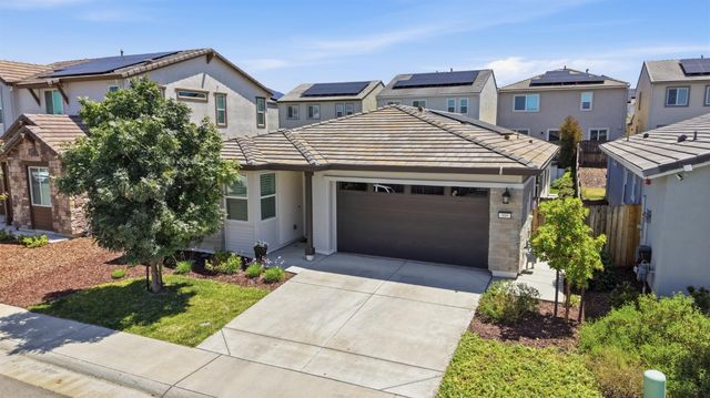 909 Hopkins St, Lincoln, CA 95648