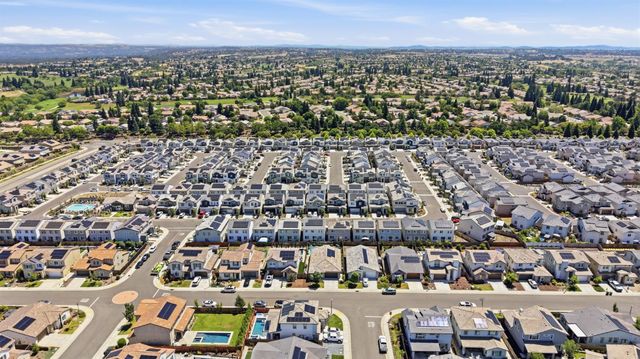 909 Hopkins St, Lincoln, CA 95648