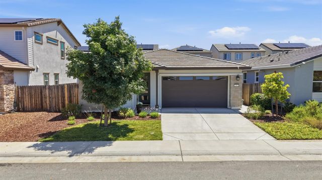 909 Hopkins St, Lincoln, CA 95648