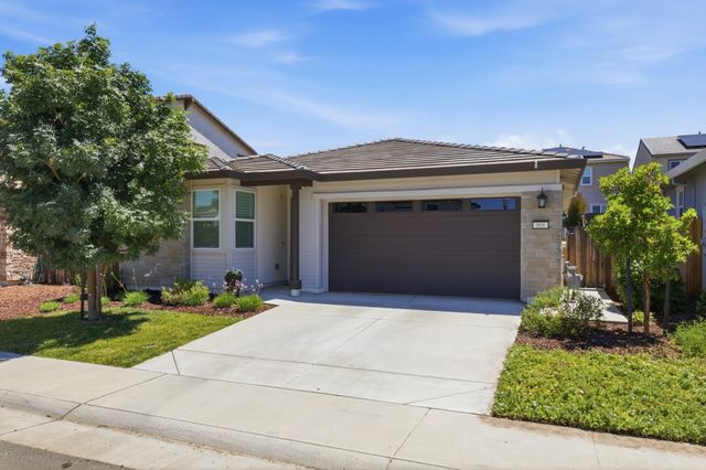 909 Hopkins St, Lincoln, CA 95648