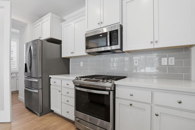 909 Hopkins St, Lincoln, CA 95648