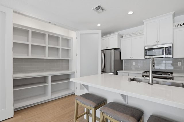 909 Hopkins St, Lincoln, CA 95648
