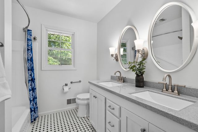 6573 Isabelle Street, Portage, MI 49024