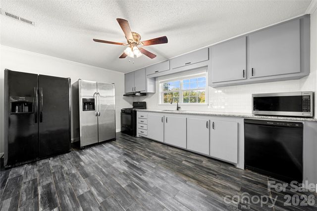 109 Woodside Avenue, Gastonia, NC 28054