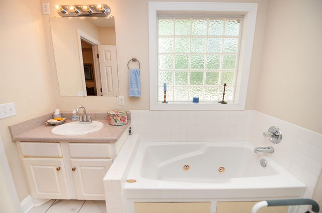 667 Shadow Dance Lane, Boiling Springs, SC 29316