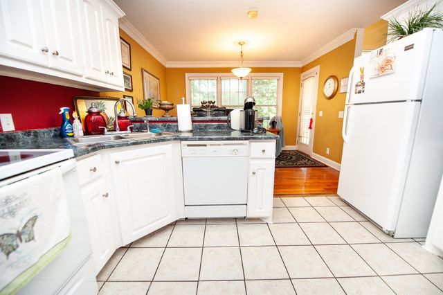 667 Shadow Dance Lane, Boiling Springs, SC 29316