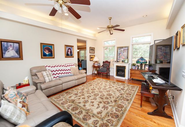 667 Shadow Dance Lane, Boiling Springs, SC 29316