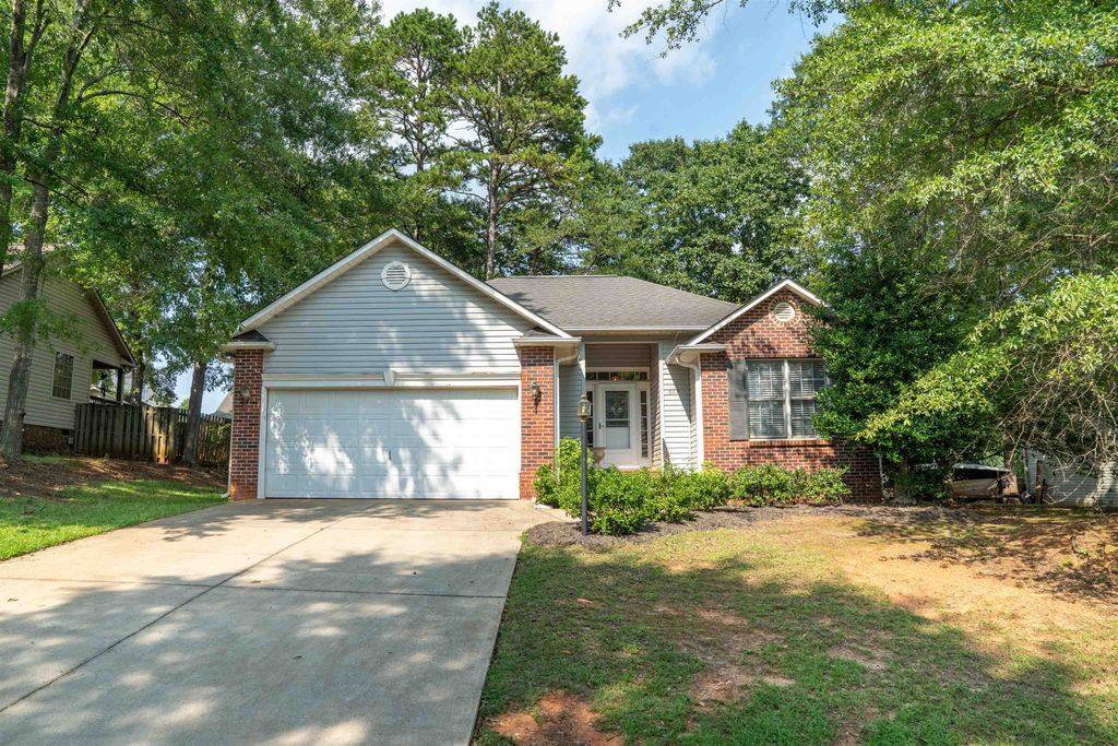 667 Shadow Dance Lane, Boiling Springs, SC 29316