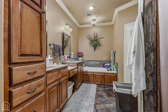 2001 Jamestown Drive, Jonesboro, AR 72404