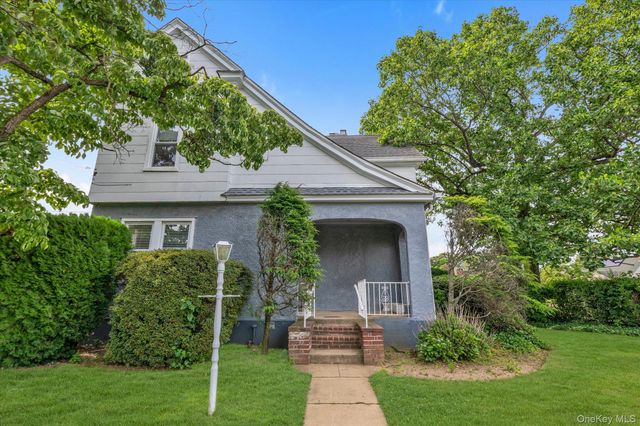 343 Nassau Boulevard, New Hyde Park, NY 11040