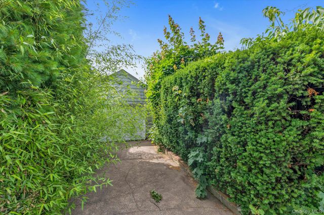 343 Nassau Boulevard, New Hyde Park, NY 11040