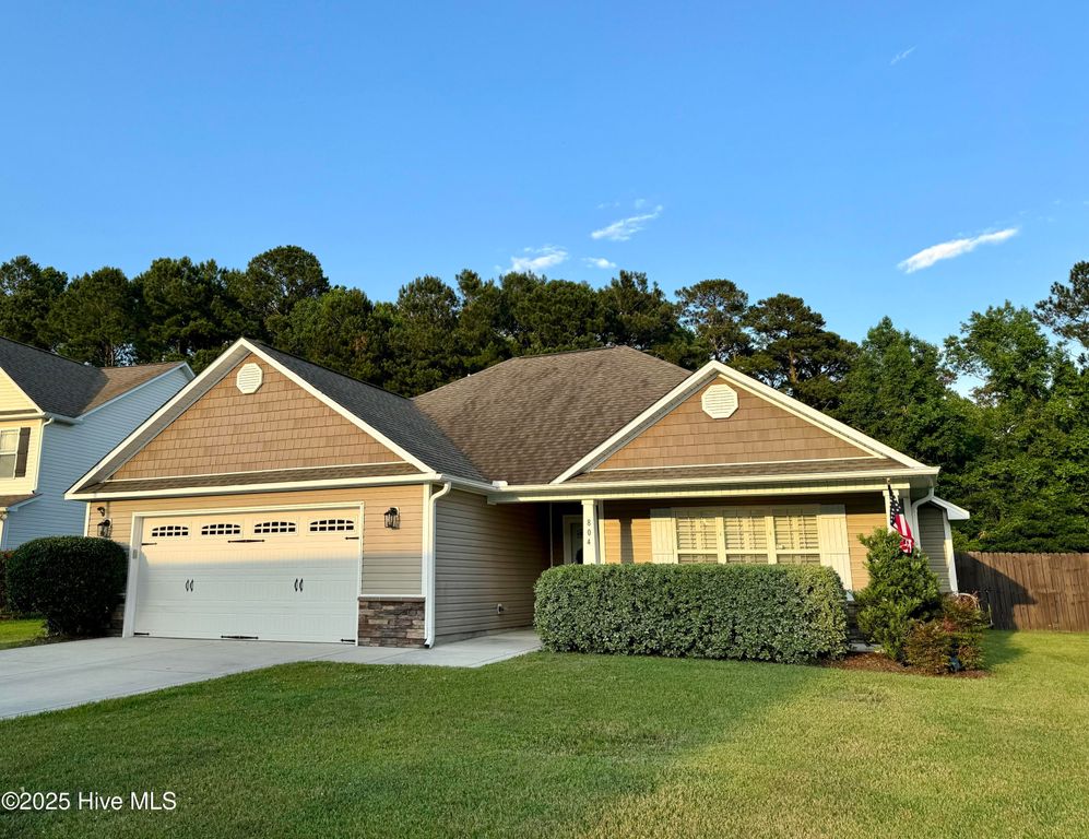 804 Fort Sumter Way, Swansboro, NC 28584