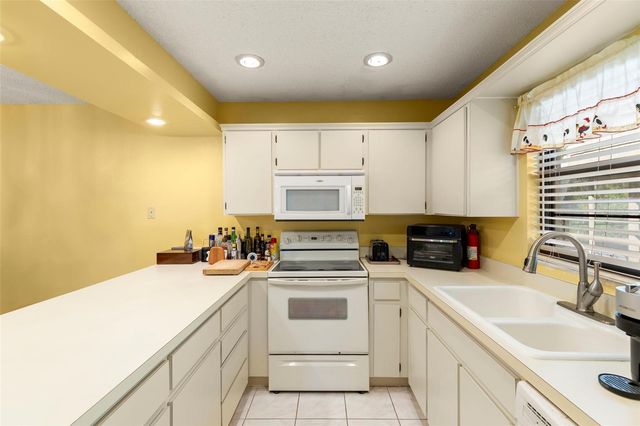 12709 TALL PINE DRIVE, Tampa, FL 33625